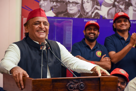SP changes colour of students’ wing dress code to blue; OP Rajbhar asks Akhilesh to join BSP SP changes colour of students’ wing dress code to blue; OP Rajbhar asks Akhilesh to join BSP