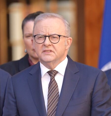 Australian PM announces opt-out laws for social media algorithms