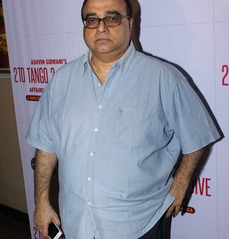 Rajkumar Santoshi regrets missing the opportunity to work with Dharmendra Rajkumar Santoshi regrets missing the opportunity to work with Dharmendra