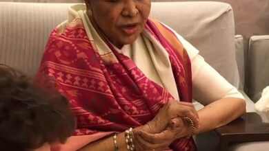 Nitin Mukesh remembers Asha Bhosle with a throwback clip of her singing ‘Tu Tu Hai Wahi’