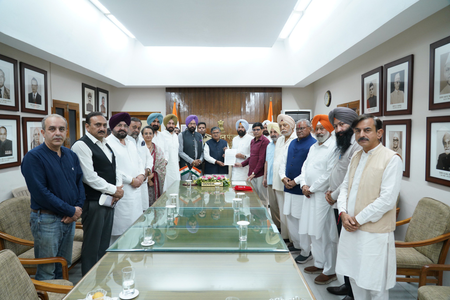 Punjab BJP delegation calls on Guv, seeks probe into suicide over drug issue, ‘custodial assault’ Punjab BJP delegation calls on Guv, seeks probe into suicide over drug issue, ‘custodial assault’