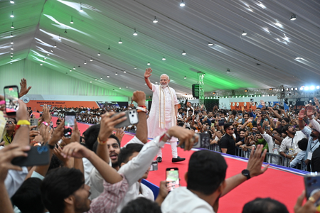 HM Amit Shah highlights ‘profound trust’ as PM Modi receives energetic welcome in Vadodara HM Amit Shah highlights ‘profound trust’ as PM Modi receives energetic welcome in Vadodara