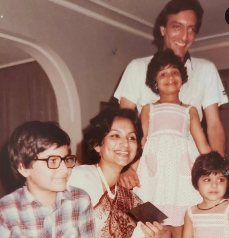 Saif Ali Khan’s sister Saba Pataudi shares rare 1980s family album featuring young Sharmila Tagore & family Saif Ali Khan’s sister Saba Pataudi shares rare 1980s family album featuring young Sharmila Tagore & family