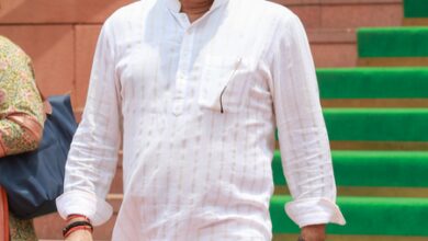 Manoj Tiwari’s concert ‘Hind Ke Sitara’ postponed amidst Satya Niketan tragedy