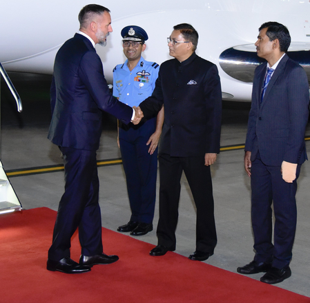 Prince Rahim Aga Khan V arrives in India for week-long visit