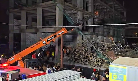 Over 12 feared trapped as portion of under-construction building collapses in Gujarat (Ld) Over 12 feared trapped as portion of under-construction building collapses in Gujarat (Ld)