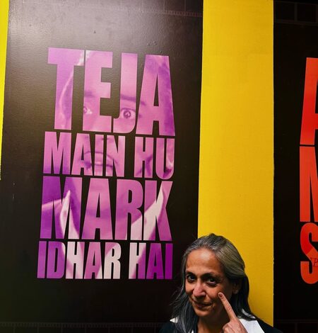 Swaroop Sampat flaunts Paresh Rawal’s iconic ‘Mark idhar hai’ dialogue from Salman Khan-Aamir Khan’s ‘Andaz Apna Apna’ Swaroop Sampat flaunts Paresh Rawal’s iconic ‘Mark idhar hai’ dialogue from Salman Khan-Aamir Khan’s ‘Andaz Apna Apna’