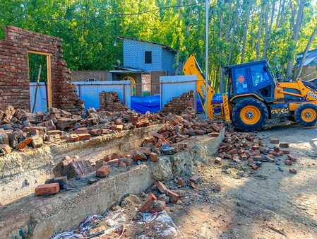 Jammu Municipal Corporation demolishes 20 shops in Satwati area Jammu Municipal Corporation demolishes 20 shops in Satwati area