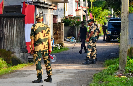 BSF, cops raid house belonging to transgender community member in north Bengal’s Jalpaiguri BSF, cops raid house belonging to transgender community member in north Bengal’s Jalpaiguri