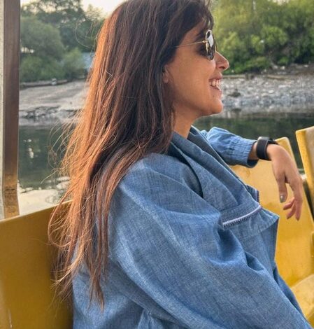 Genelia Deshmukh takes a nostalgic trip as she enjoys the jetty ride Genelia Deshmukh takes a nostalgic trip as she enjoys the jetty ride