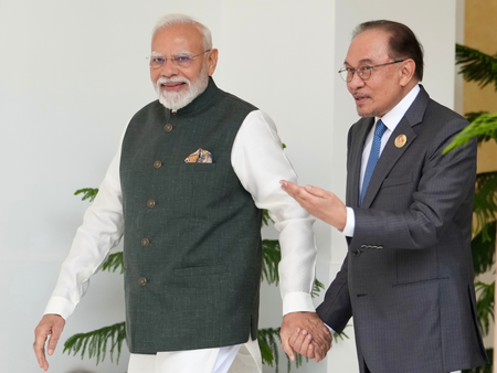 Malaysian PM confirms discussion held with India about extradition of fugitive Islamic preacher Zakir Naik Malaysian PM confirms discussion held with India about extradition of fugitive Islamic preacher Zakir Naik