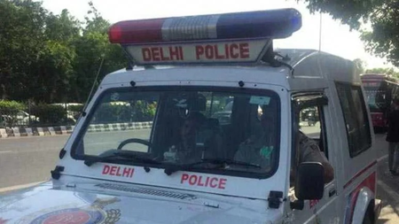 Delhi Police recover kidnapped 14-year-old girl from Zirakpur; apprehend 16-year-old boy Delhi Police recover kidnapped 14-year-old girl from Zirakpur; apprehend 16-year-old boy