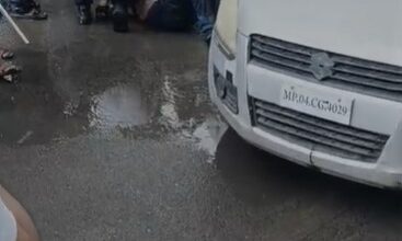 Indore man sustains severe burns as moving car catches fire, police rush him to hospital Indore man sustains severe burns as moving car catches fire, police rush him to hospital