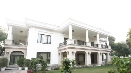 Delhi BJP, AAP spar over House panel’s proposed visit to ‘Sheesh Mahal’ on Sep 14 Delhi BJP, AAP spar over House panel’s proposed visit to ‘Sheesh Mahal’ on Sep 14