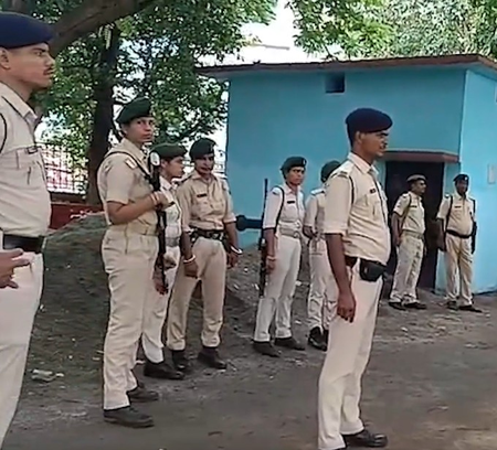 Patna police bust sex racket at guest house, five detained Patna police bust sex racket at guest house, five detained