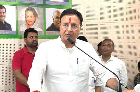 Surjewala seeks welfare board for Surat diamond workers, says exports fell to USD 12 bn