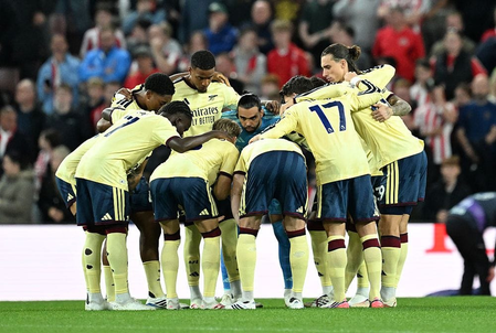 Premier League: Holders Arsenal beat Sunderland 2-0 to maintain perfect start Premier League: Holders Arsenal beat Sunderland 2-0 to maintain perfect start