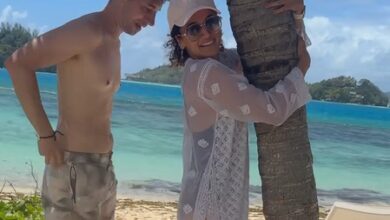 Taapsee Pannu’s holiday hustle is all about a supportive husband & unsuccessful viral picture