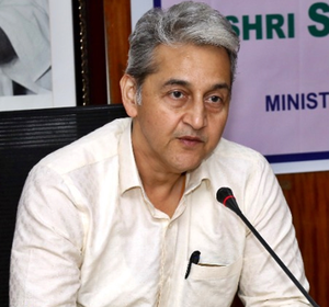 90,000 sewer workers profiled for kits, insurance: Social Justice Secretary 90,000 sewer workers profiled for kits, insurance: Social Justice Secretary
