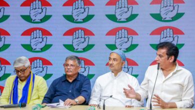 Former DUTA chief Aditya Narayan Mishra joins Congress