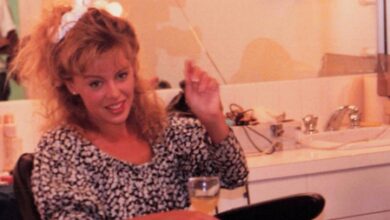 Kylie Minogue participates in ‘80s photo trend’, shares real picture from 80s film set Kylie Minogue participates in ‘80s photo trend’, shares real picture from 80s film set