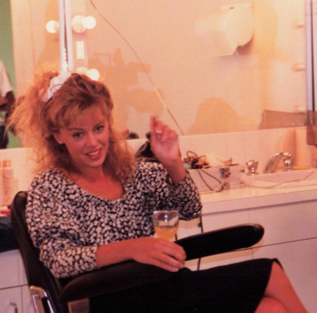 Kylie Minogue participates in ‘80s photo trend’, shares real picture from 80s film set Kylie Minogue participates in ‘80s photo trend’, shares real picture from 80s film set