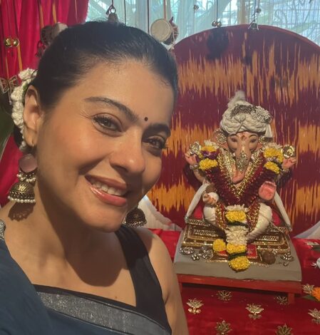 Kajol wears daughter Nysa’s gifted saree as she visits Ganpati pandal for Bappa’s darshan Kajol wears daughter Nysa’s gifted saree as she visits Ganpati pandal for Bappa’s darshan