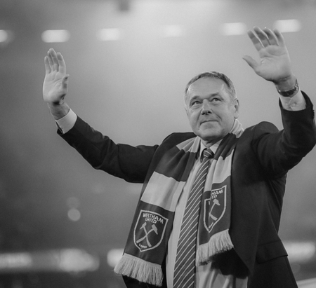 Ludek Miklosko, former West Ham and Czech Republic goalkeeper, passes away Ludek Miklosko, former West Ham and Czech Republic goalkeeper, passes away
