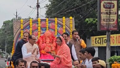 Shivraj Chouhan joins celebrations, brings Ganesh idol to his Bhopal residence