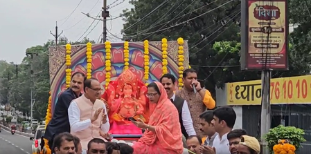 Shivraj Chouhan joins celebrations, brings Ganesh idol to his Bhopal residence Shivraj Chouhan joins celebrations, brings Ganesh idol to his Bhopal residence