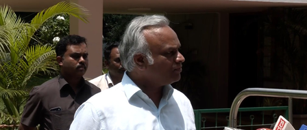 Show respect to police guarding Ganesh processions, appeals K’taka Home Minister Show respect to police guarding Ganesh processions, appeals K’taka Home Minister