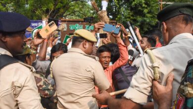 Exam & job woes: Students break through barricades, reach Assembly overbridge during protest in Patna Exam & job woes: Students break through barricades, reach Assembly overbridge during protest in Patna