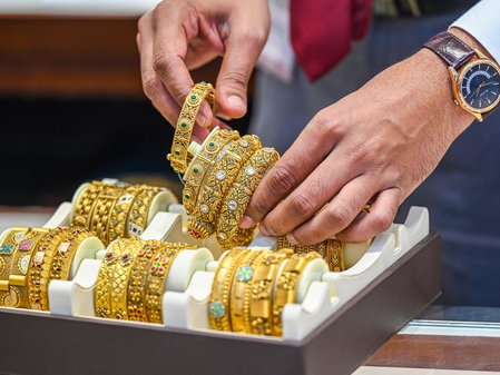 India’s gold imports plunge 57.7 pc even as overall imports surge 14.7 pc India’s gold imports plunge 57.7 pc even as overall imports surge 14.7 pc