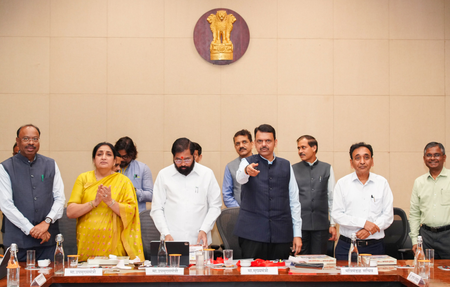 Maharashtra CM unveils upgraded portal to curb mineral theft and leakage Maharashtra CM unveils upgraded portal to curb mineral theft and leakage