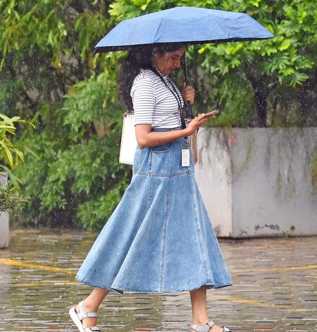 Heavy rain lashes Bengaluru; IMD forecasts more showers across K’taka Heavy rain lashes Bengaluru; IMD forecasts more showers across K’taka