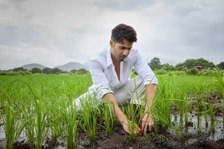 Varun Dhawan highlights declining soil nutrients amid recent plot purchase: ‘It has been giving me sleepless nights’ Varun Dhawan highlights declining soil nutrients amid recent plot purchase: ‘It has been giving me sleepless nights’