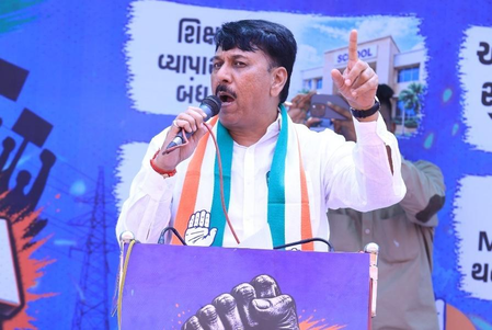 UPI charges row: Cong invokes ‘digital u-turn’, AAP threatens street protests in Gujarat