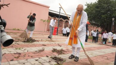 76 saplings with children, a cleanliness drive: HM Shah marks PM Modi’s birthday at Vadnagar 76 saplings with children, a cleanliness drive: HM Shah marks PM Modi’s birthday at Vadnagar