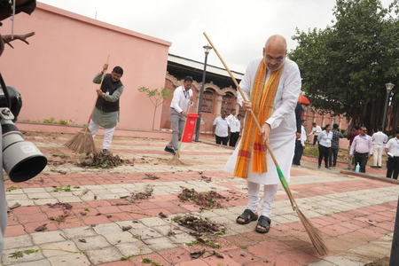 76 saplings with children, a cleanliness drive: HM Shah marks PM Modi’s birthday at Vadnagar