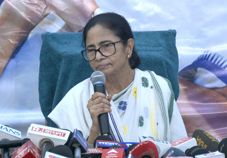 Calcutta HC affirms right of Trinamool’s Mamata Banerjee faction to keep using 3 bank accounts Calcutta HC affirms right of Trinamool’s Mamata Banerjee faction to keep using 3 bank accounts