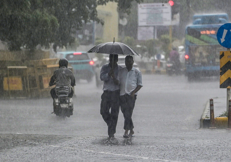 Delhi-NCR likely to receive light to moderate rain; AQI remains in ‘satisfactory’ category Delhi-NCR likely to receive light to moderate rain; AQI remains in ‘satisfactory’ category