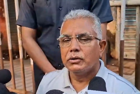 Dilip Ghosh says Trinamool Congress ‘finishing itself’ after ECI bars both factions from using party name, symbol Dilip Ghosh says Trinamool Congress ‘finishing itself’ after ECI bars both factions from using party name, symbol