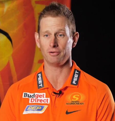Scorchers coach Voges leans on Hussey’s IPL knowledge for unexpected Chennai surface in BBL opener Scorchers coach Voges leans on Hussey’s IPL knowledge for unexpected Chennai surface in BBL opener