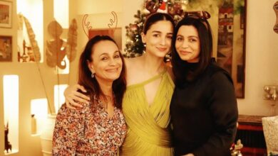 Soni Razdan reacts to Alia Bhatt’s revelation about finding it difficult to have a ‘smooth conversation’ with father Mahesh Bhatt Soni Razdan reacts to Alia Bhatt’s revelation about finding it difficult to have a ‘smooth conversation’ with father Mahesh Bhatt