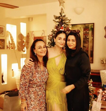 Soni Razdan reacts to Alia Bhatt’s revelation about finding it difficult to have a ‘smooth conversation’ with father Mahesh Bhatt Soni Razdan reacts to Alia Bhatt’s revelation about finding it difficult to have a ‘smooth conversation’ with father Mahesh Bhatt