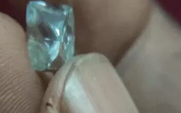 MP: Farmers strike 4.70-carat diamond worth Rs 15 lakh in Panna mine MP: Farmers strike 4.70-carat diamond worth Rs 15 lakh in Panna mine