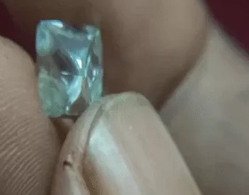 MP: Farmers strike 4.70-carat diamond worth Rs 15 lakh in Panna mine
