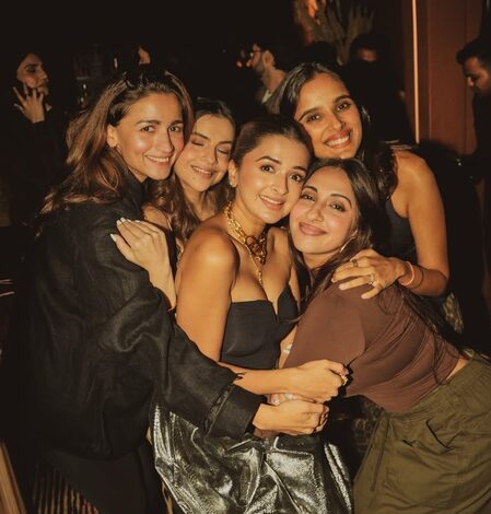 Akansha Ranjan celebrates 33rd birthday with ‘loves of her life’ Alia Bhatt, KL Rahul, Athiya Shetty