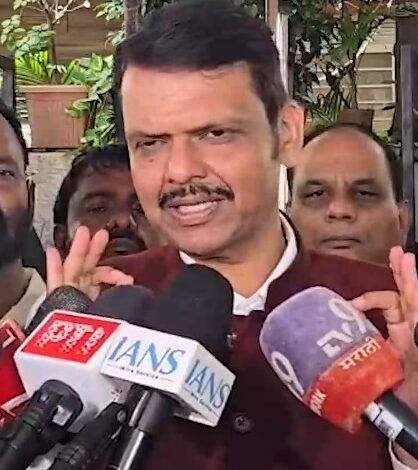 Cashew-almond row erupts at Maha drought meet, Fadnavis calls for sensitivity Cashew-almond row erupts at Maha drought meet, Fadnavis calls for sensitivity
