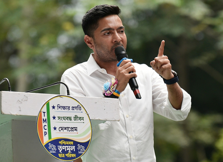 Abhishek Banerjee aide deposited Rs 7 crore in Trinamool accounts: CID tells court Abhishek Banerjee aide deposited Rs 7 crore in Trinamool accounts: CID tells court